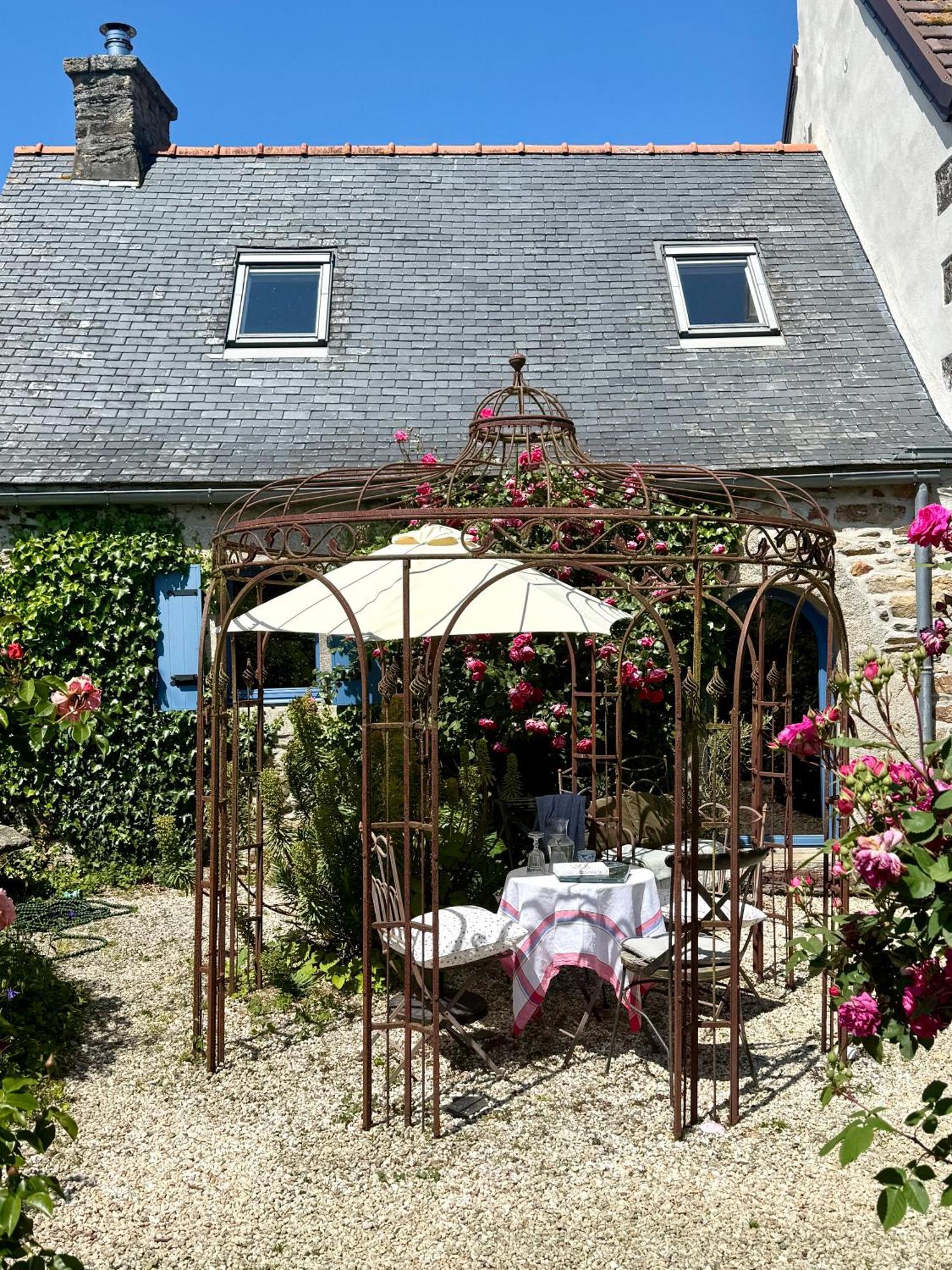 Bed and Breakfast Chez Nosch Plouegat-Guerand Exterior foto